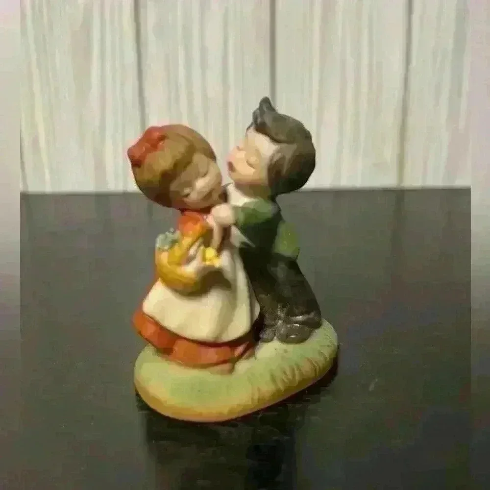 Vintage Enesco Porcelain Kissing Couple - Hugging young Boy & Girl - 2.5”